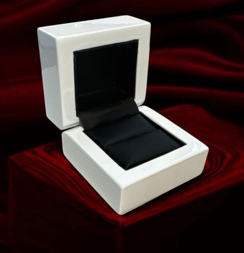 Premium glossy white - white, wooden